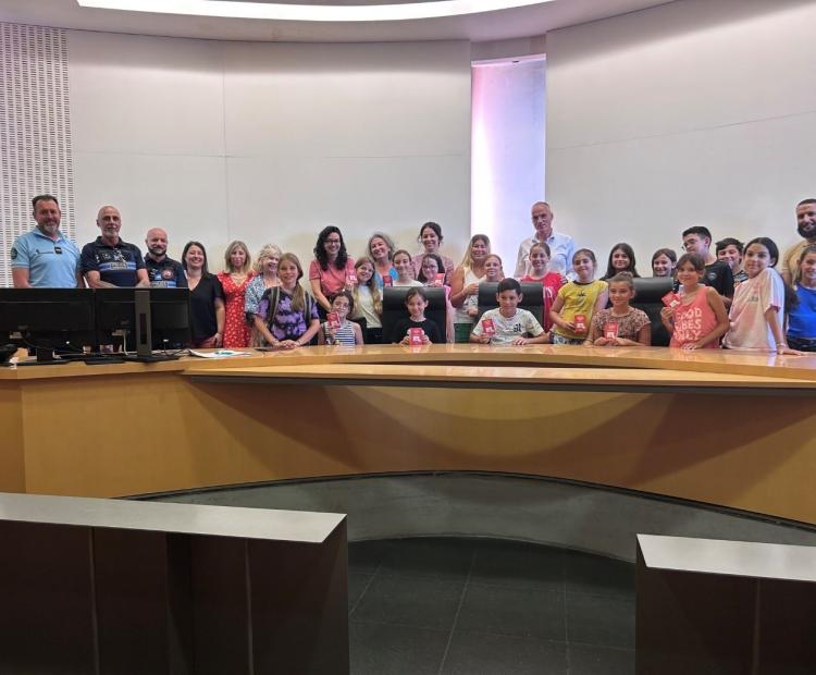 les enfants au tribunal pour un atelier